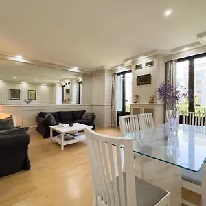 Gran Via Apartment